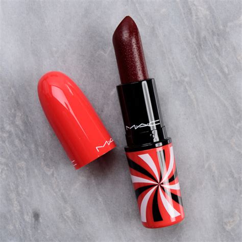 Why Mac Mafic Charmer Lipstick is a Staple for Professional Makeup Artists